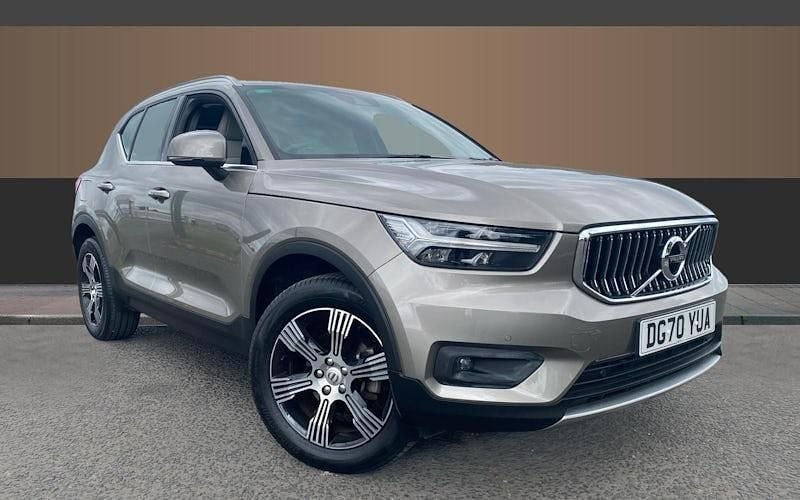 Used 2022 Volvo XC40 Inscription SUV | £24,458 (Good price) - Image 1/4