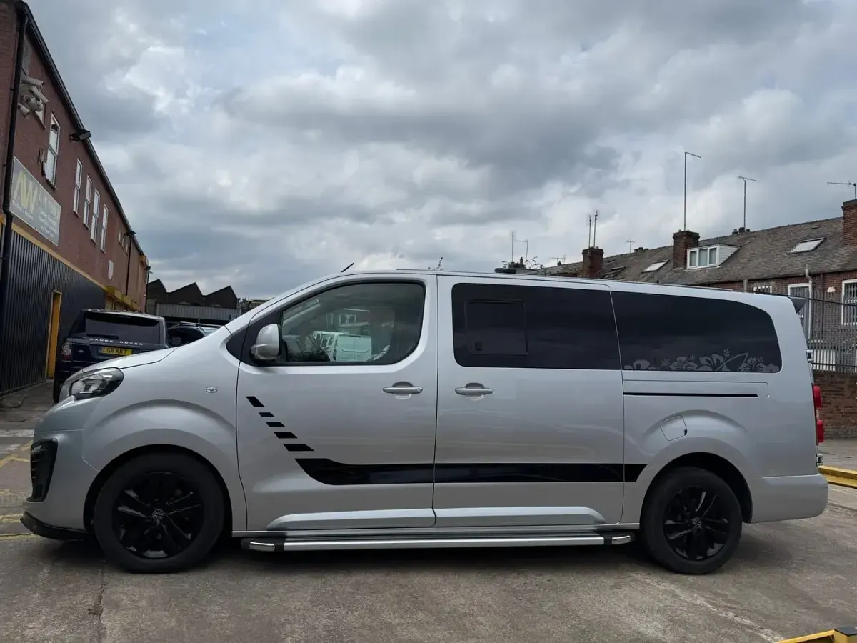Used Peugeot Expert 2018 Silver Van