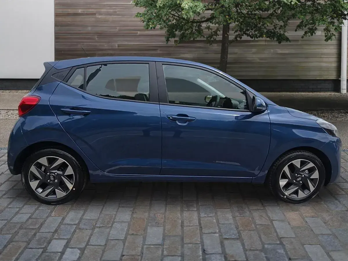 New Hyundai i10 Advanced 63 HP (46 kW) 2026 Blue Hatchback