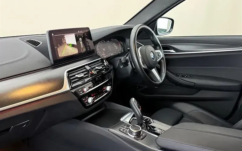 Used BMW 520 M Sport 190 HP (139 kW) 2022 Black Estate