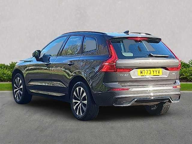 Usado Volvo XC60 Plus 250 HP (183 kW) 2023 Cinzento SUV