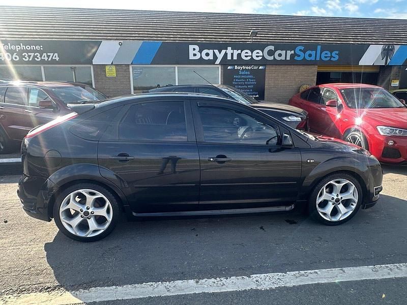 Black Used 2005 Ford Focus Titanium Hatchback | £2,000 - Image 1/4