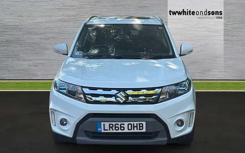 Used Suzuki Vitara SZ5 120 HP (88 kW) 2016 White SUV