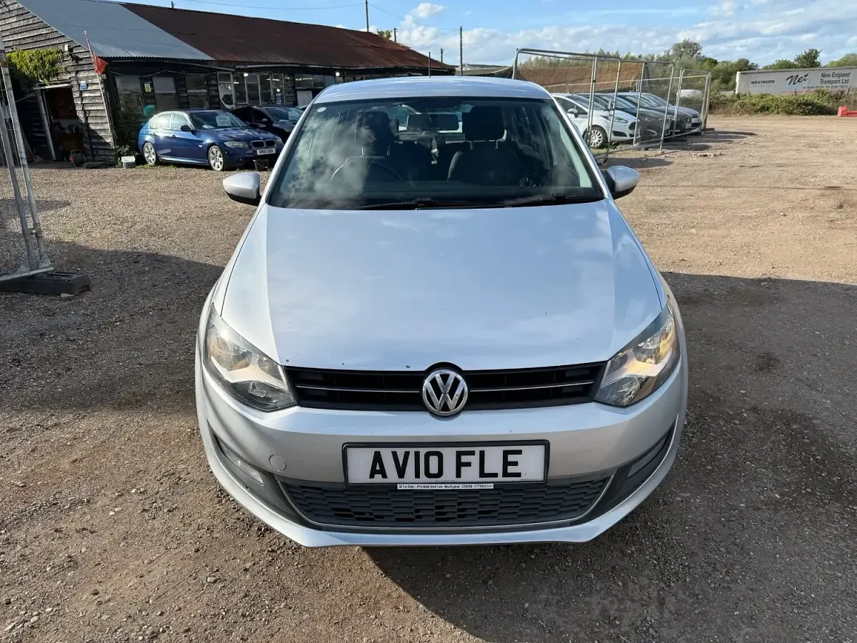 Used VW Polo SEL 90 HP (66 kW) 2010 Silver Hatchback