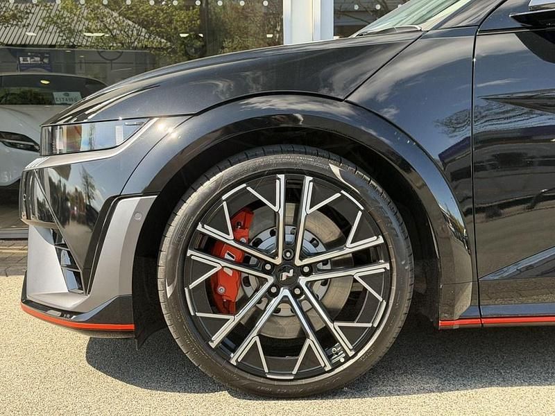 Used Hyundai Ioniq 478 kW (650 HP) 2025 Black Hatchback