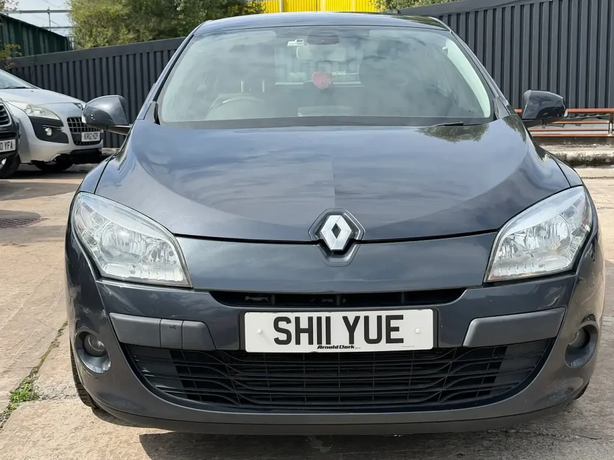Used Renault Mégane III Dynamique 110 HP (80 kW) 2011 Grey Hatchback