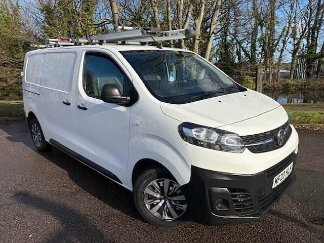 White Used 2020 Vauxhall Vivaro Edition MPV | £9,990 (Super price) - Image 1/4