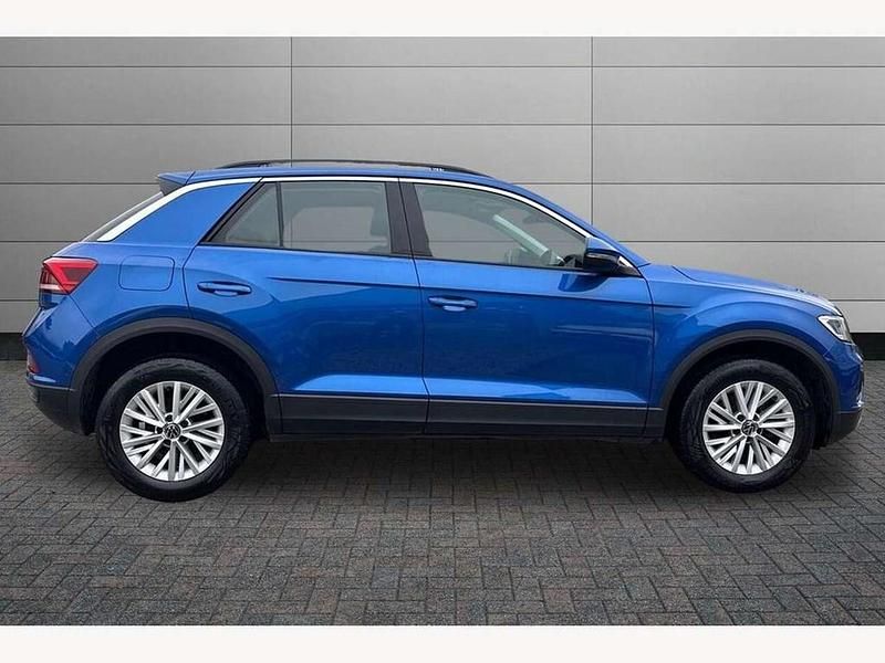 Used VW T-Roc Life 110 HP (80 kW) 2023 Blue SUV