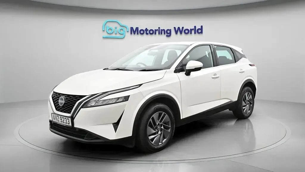 Used Nissan Qashqai Acenta Premium 140 HP (102 kW) 2023 White SUV