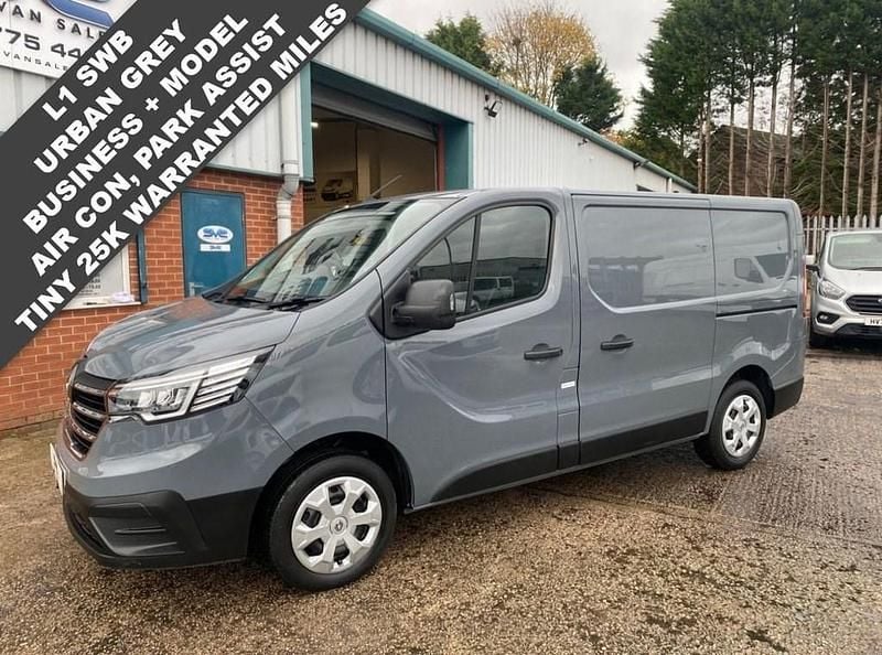 Used Renault Trafic Business 130 HP (95 kW) 2022 Grey MPV