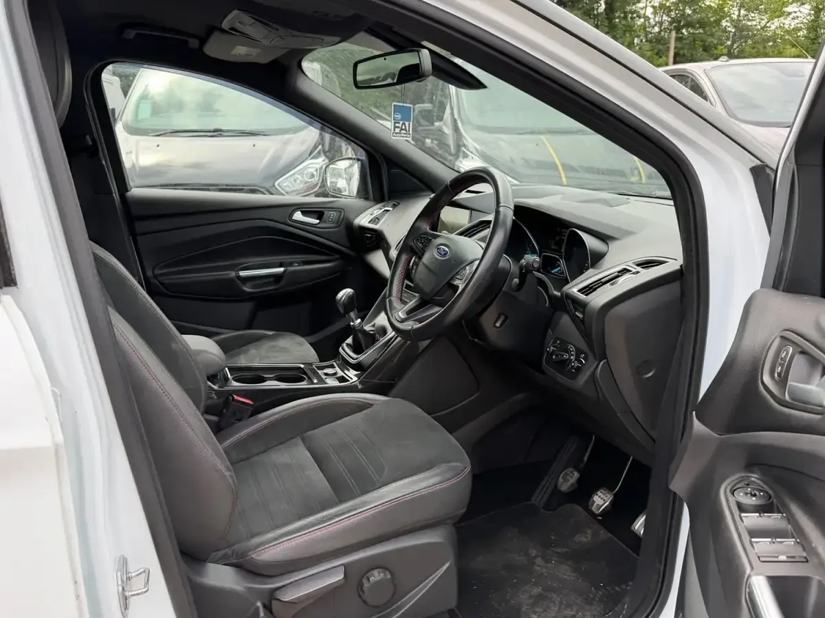 Used Ford Kuga ST-Line 120 HP (88 kW) 2018 White SUV