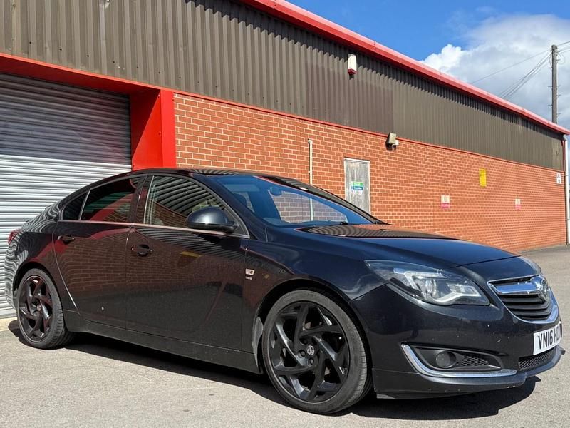 Second-hand Vauxhall Insignia SRi 170 CP (125 kW) 2016 Negru Hatchback