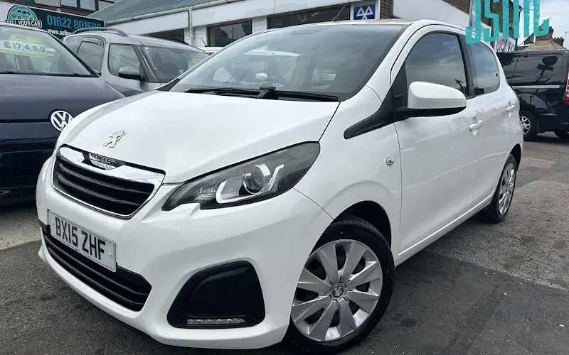 Used Peugeot 108 Active 68 HP (50 kW) 2015 White Hatchback