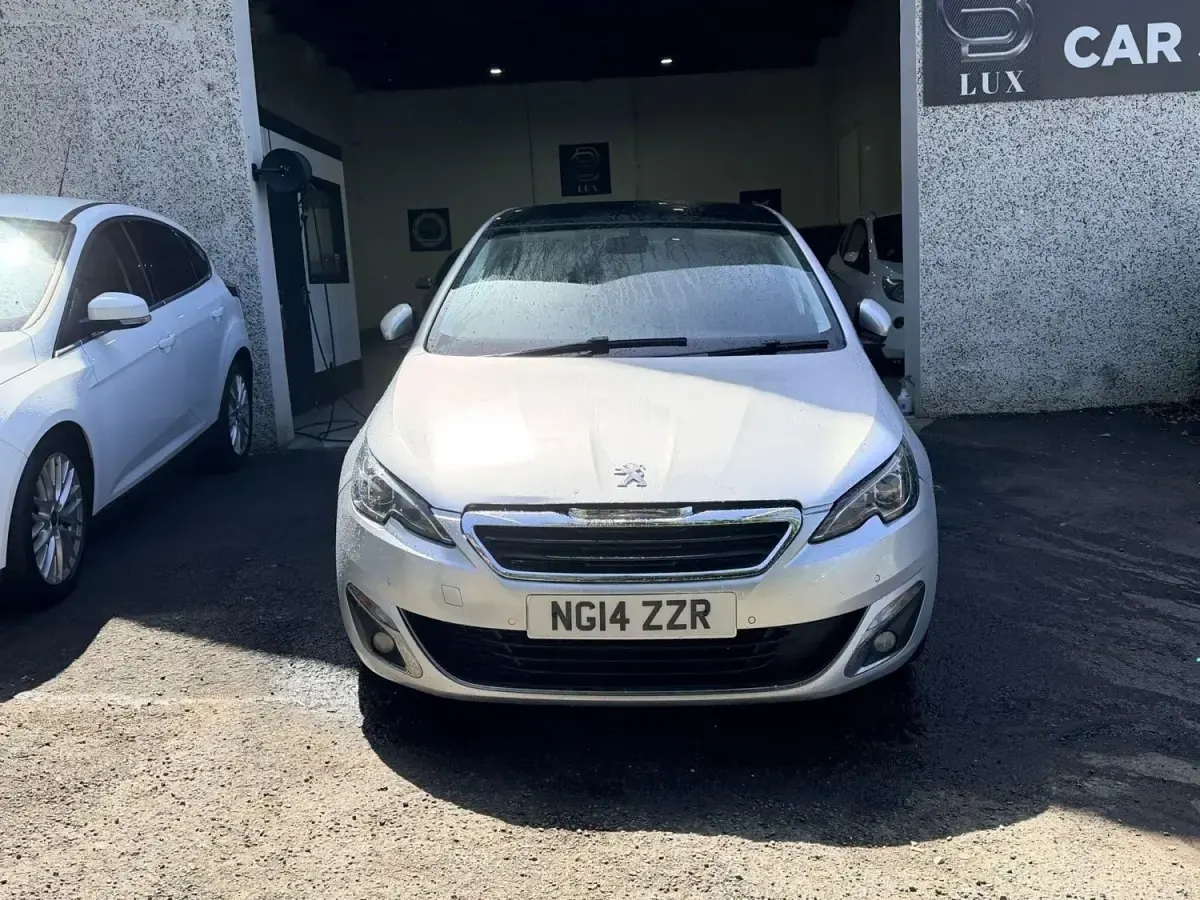 Begagnad Peugeot 308 2014 Silver Halvkombi