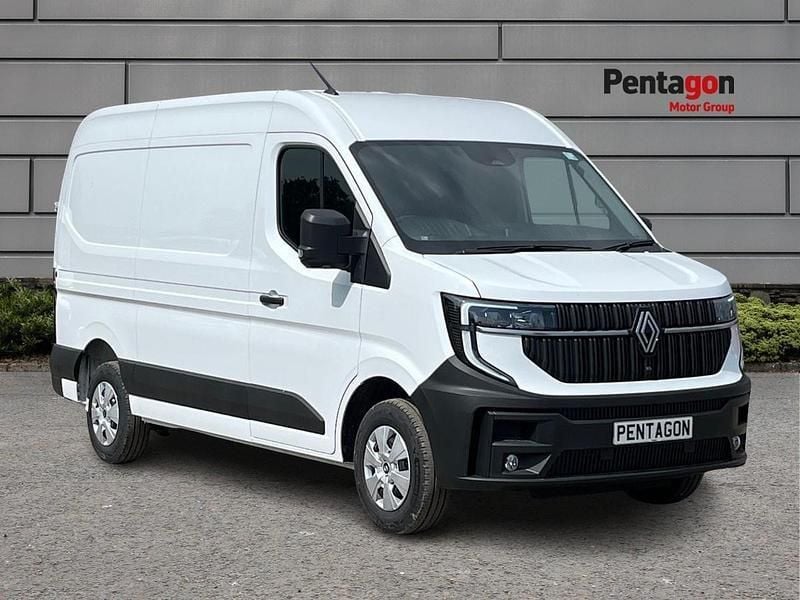 Mineral white New 2025 Renault Master Van | £25,490 (Good price) - Image 1/3