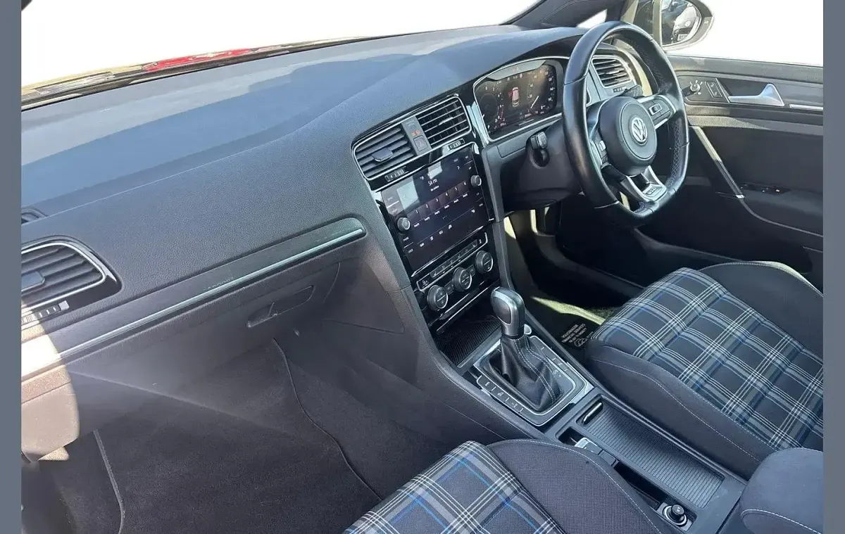 Used VW Golf VIII Advance 200 HP (147 kW) 2020 Black Hatchback