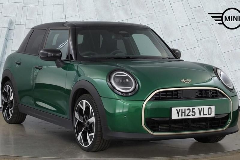 Green Used 2025 Mini Cooper Hatch Hatchback | £28,699 - Image 1/1