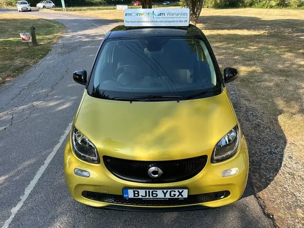 Used Smart ForFour Passion 71 HP (52 kW) 2016 Yellow Hatchback