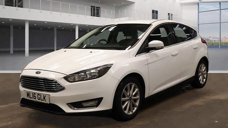 Used Ford Focus Titanium 2016 White Hatchback