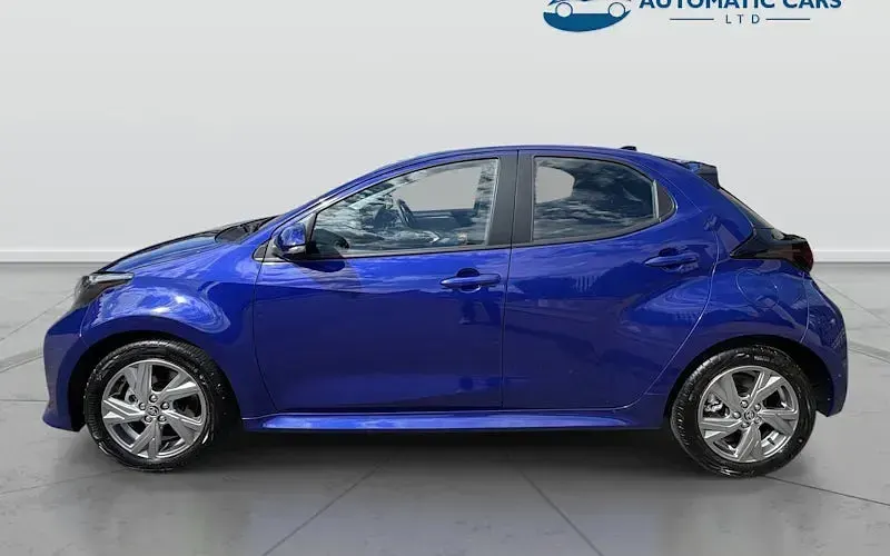 New Toyota Yaris 116 HP (85 kW) 2026 Blue Hatchback