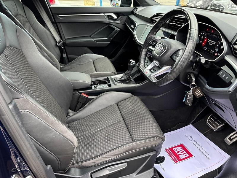 Used Audi Q3 Black Edition 190 HP (139 kW) 2022 Blue SUV