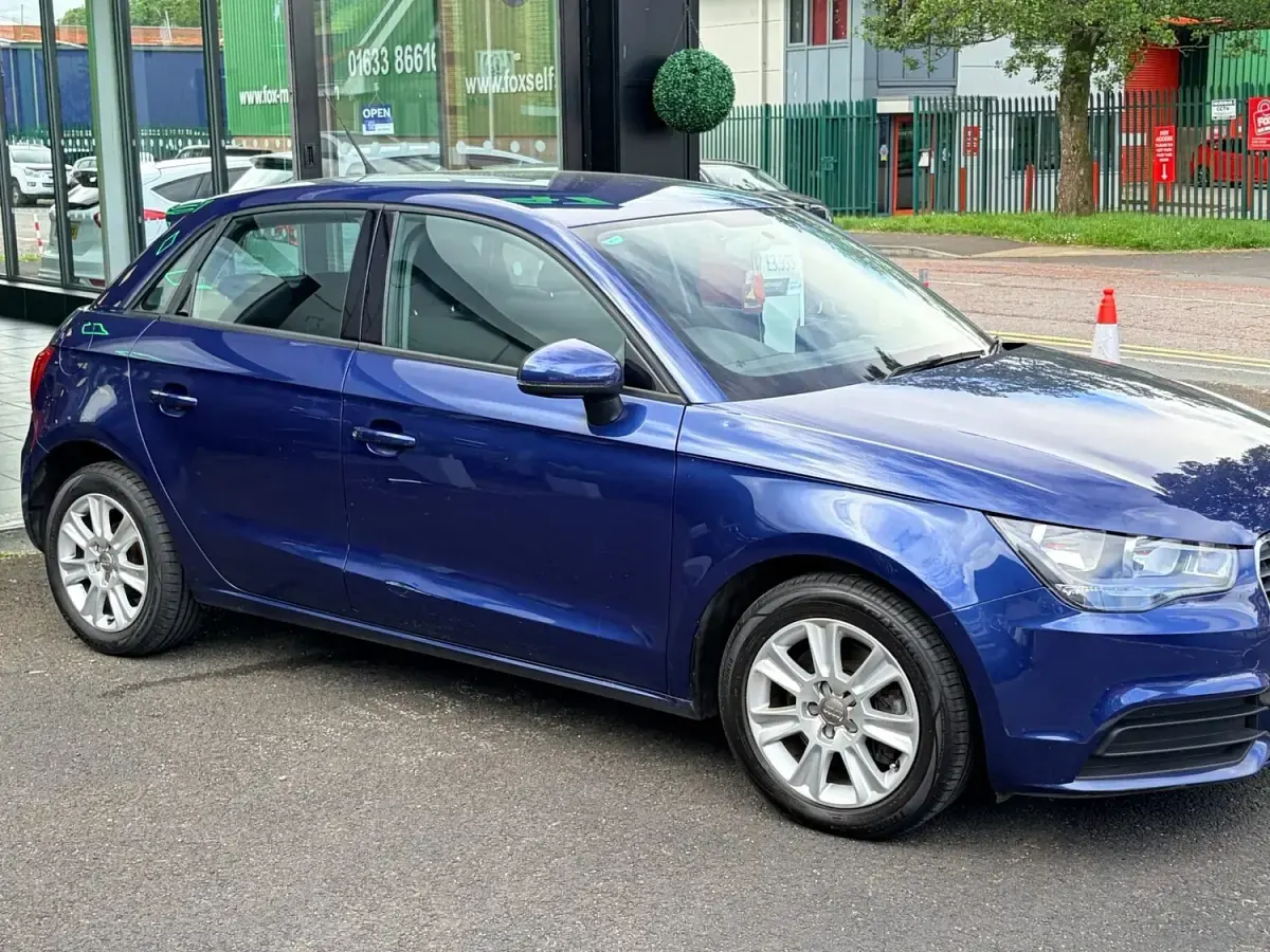 Used Audi A1 116 HP (85 kW) 2015 Blue Hatchback