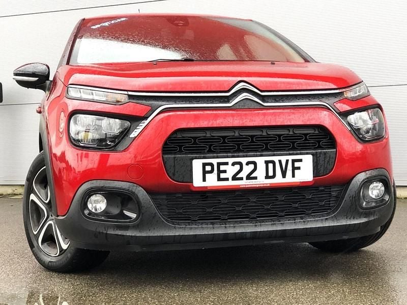 Begagnad Citroën C3 PureTech 82 HK (60 kW) 2022 Röd Halvkombi