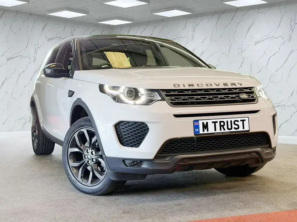 Used Land Rover Discovery Sport Landmark 180 HP (132 kW) 2019 White SUV