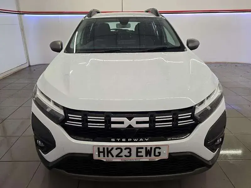 Used Dacia Sandero Expression 2023 White Hatchback
