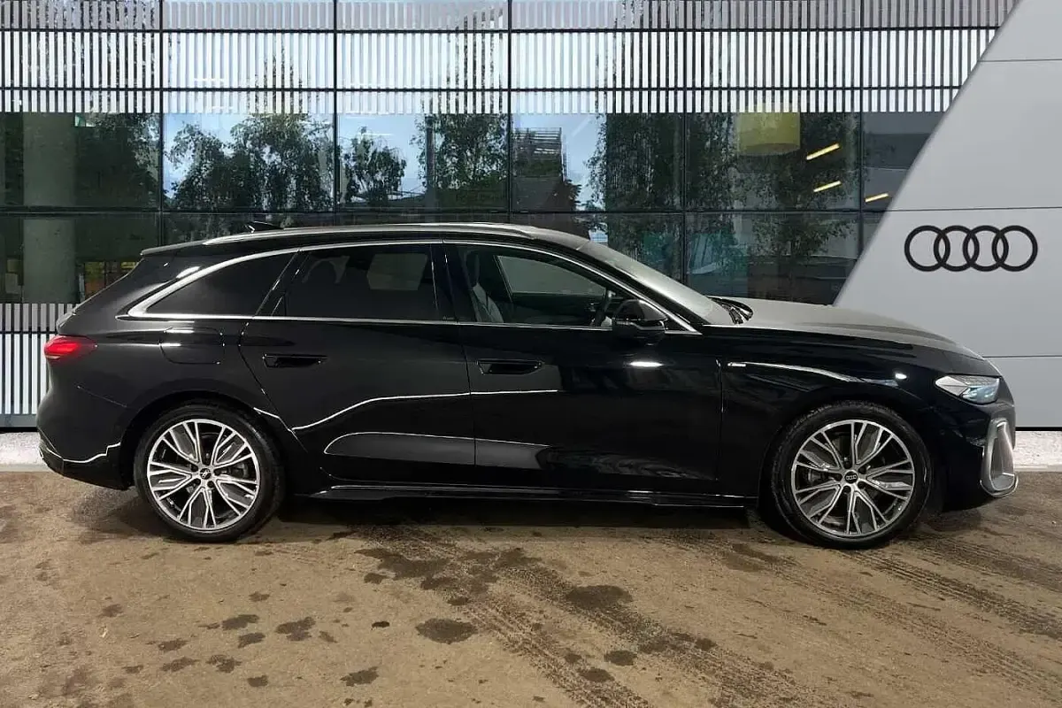 Begagnad Audi A5 S-Line 204 HK (150 kW) 2025 Svart Kombi