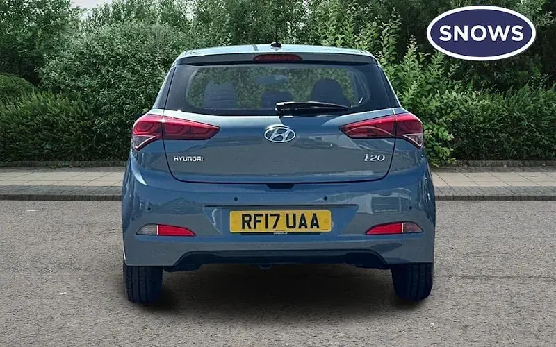 Käytetty Hyundai i20 SE 84 HP (61 kW) 2017 Sininen Viistoperä