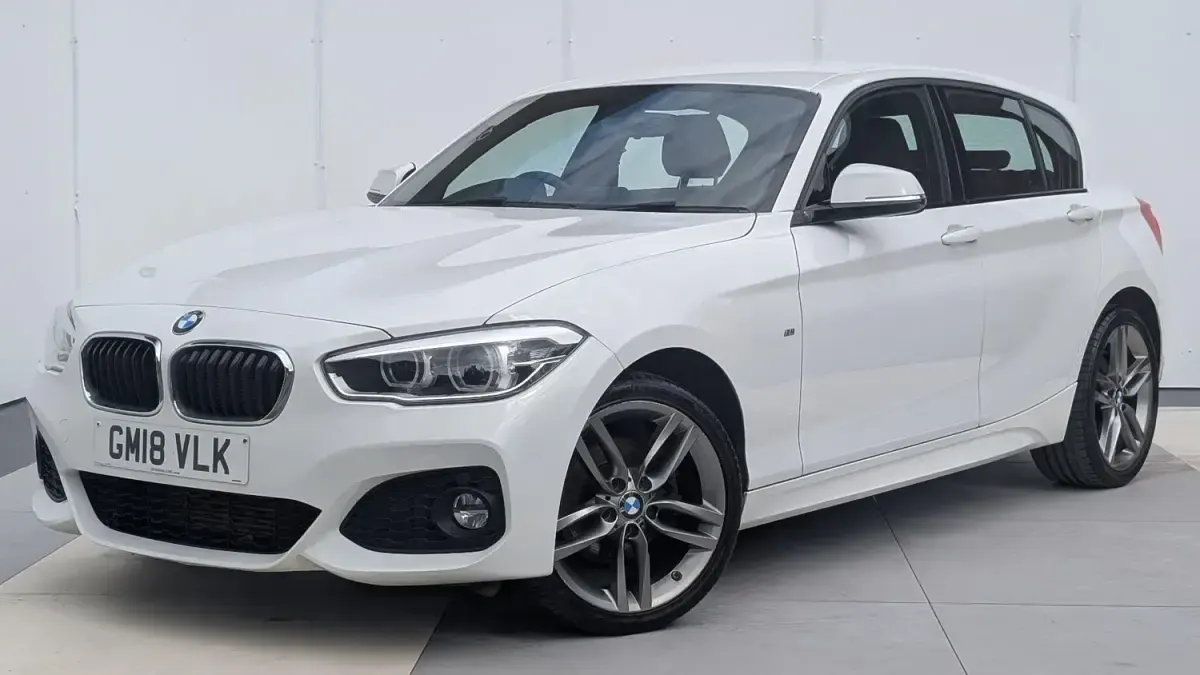 Begagnad BMW 120 M Sport 2018 Vit Halvkombi