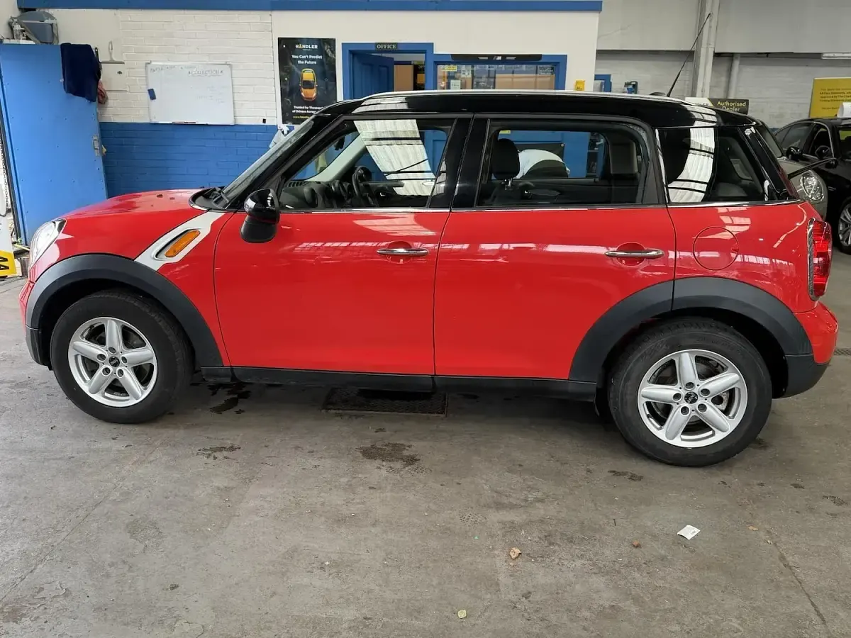 Used Mini Cooper 122 HP (89 kW) 2012 Red Hatchback