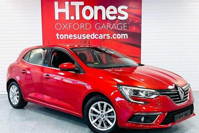 Red Used 2017 Renault Mégane IV Dynamique Hatchback | £7,995 (Fair price) - Image 1/1