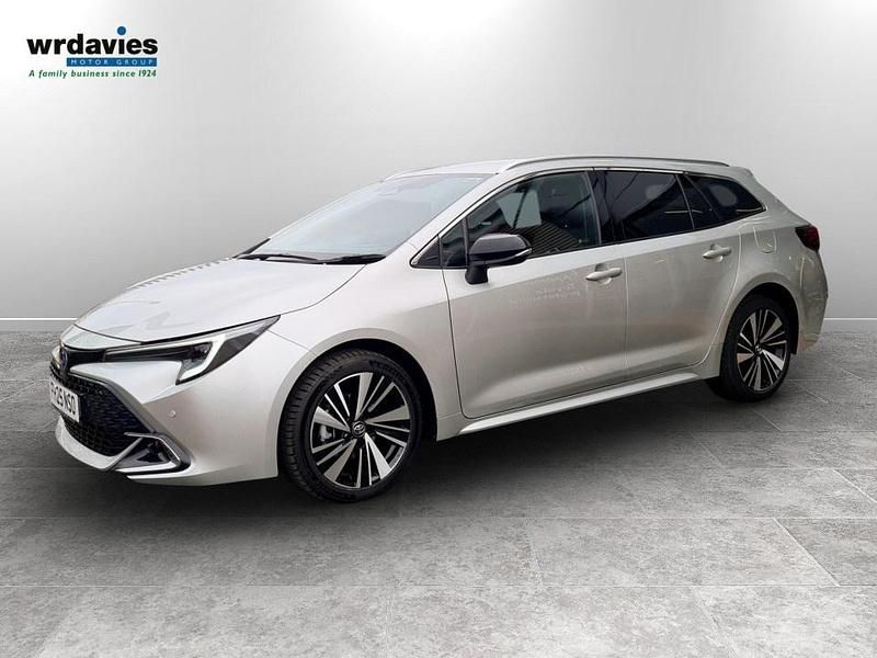 Begagnad Toyota Corolla Design 2025 Silver Kombi
