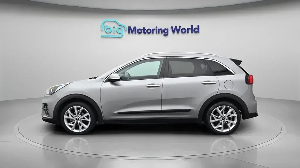 Second-hand Kia Niro 139 CP (102 kW) 2022 Gri SUV