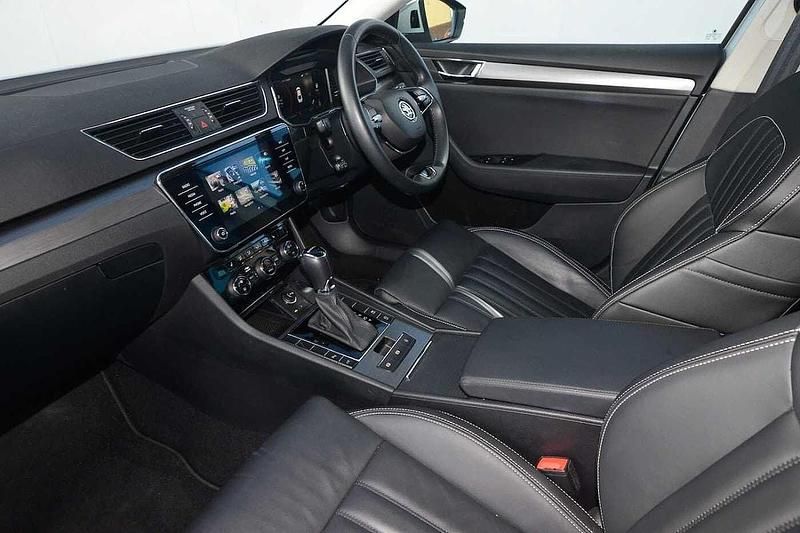 Used Skoda Superb SE L 160 HP (117 kW) 2023 Brilliant silver metallic Hatchback