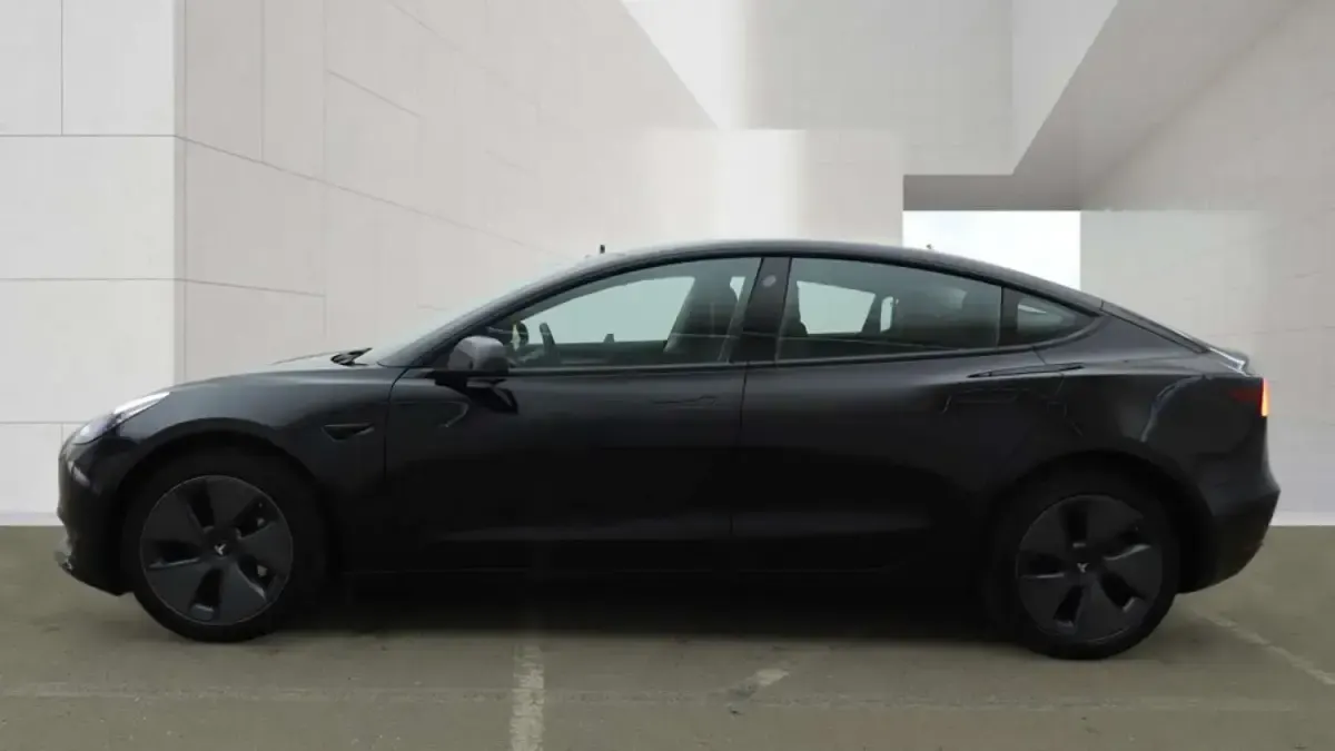 Used Tesla Model 3 Standard Range Plus 366 kW (498 HP) 2021 Black Sedan