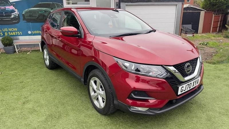 Red Used 2021 Nissan Qashqai Acenta Premium SUV | £12,550 - Image 1/4