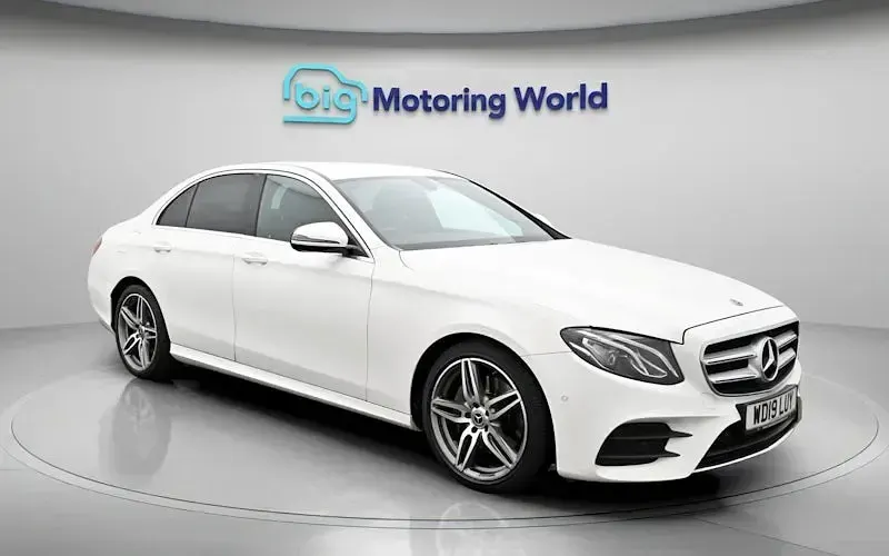 Used Mercedes E200 AMG line 184 HP (135 kW) 2019 White Sedan
