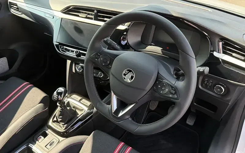 Used Vauxhall Corsa 101 HP (74 kW) 2024 White Hatchback