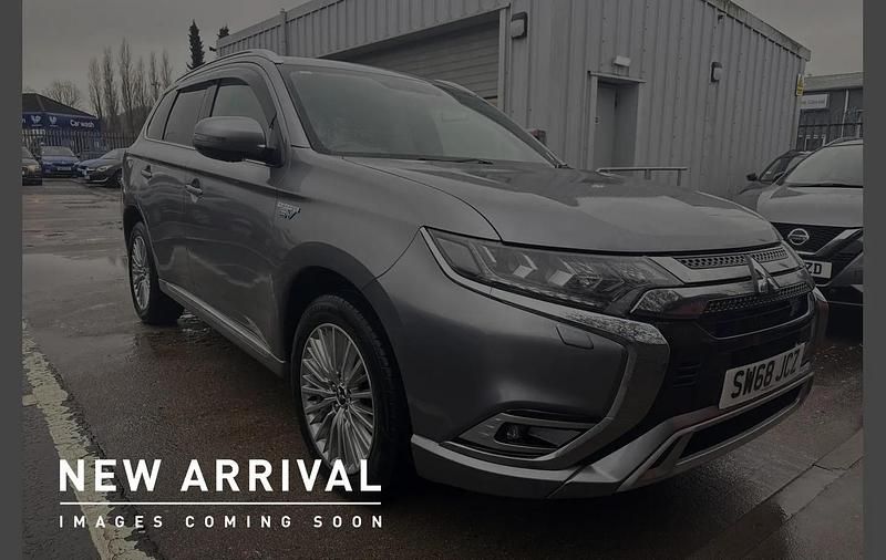Used Mitsubishi Outlander P-HEV 174 HP (127 kW) 2018 Grey SUV