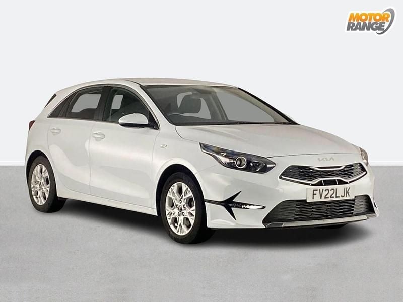 Used Kia Ceed 2022 White Hatchback