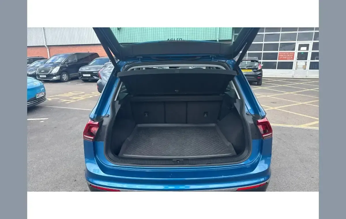 Used VW Tiguan SEL 180 HP (132 kW) 2017 Blue SUV