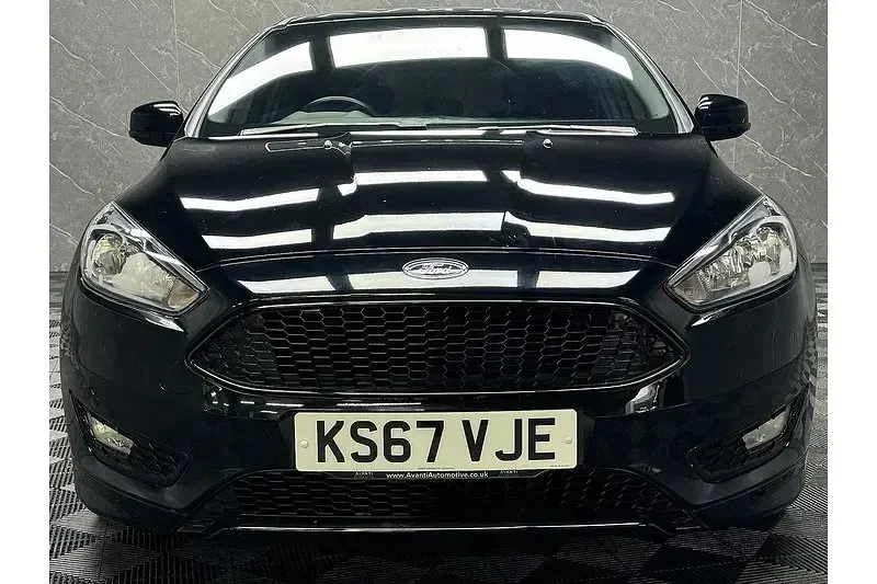 Second-hand Ford Focus ST-Line X 140 CP (102 kW) 2017 Negru Hatchback