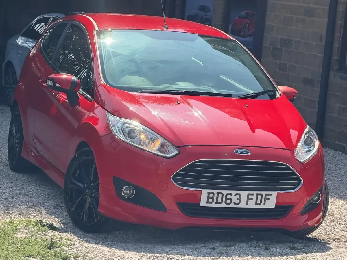 Used Ford Fiesta Zetec 2013 Red Hatchback