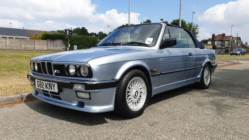 Blue Used 1990 BMW 325 Cabriolet Cabriolet | £9,800 - Image 1/4