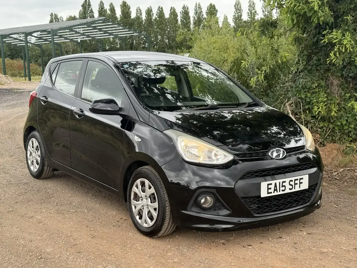 Used Hyundai i10 SE 87 HP (63 kW) 2015 Black Hatchback