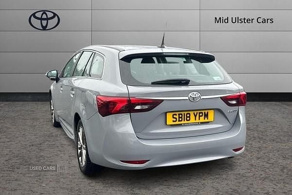 Used Toyota Avensis Business Edition 112 HP (82 kW) 2018 Grey Estate
