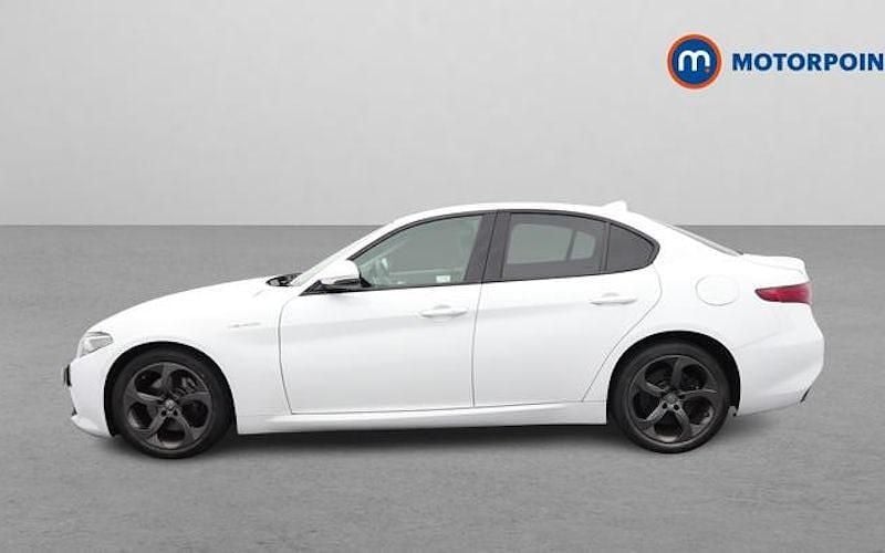 Used Alfa Romeo Giulia Veloce 280 HP (205 kW) 2019 White Sedan
